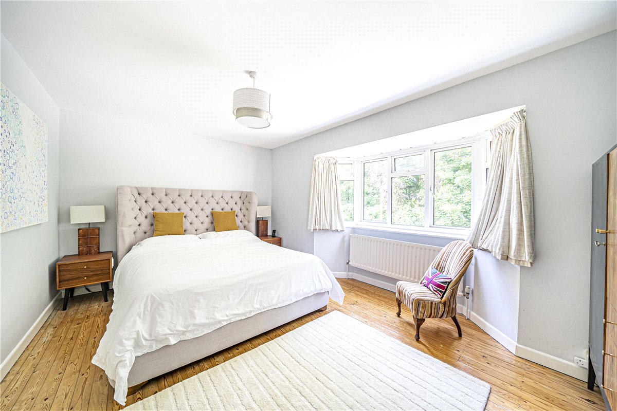 3 bedroom house, Burnett Close, Winchester SO22 - Sold STC