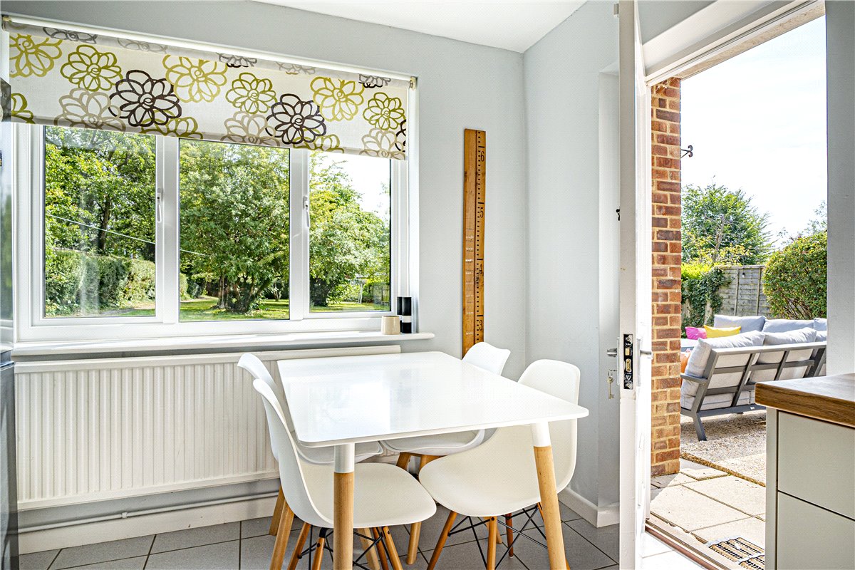 3 bedroom house, Burnett Close, Winchester SO22 - Sold STC