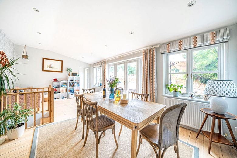 6 bedroom house, Hurstbourne Priors, Whitchurch RG28 - Available