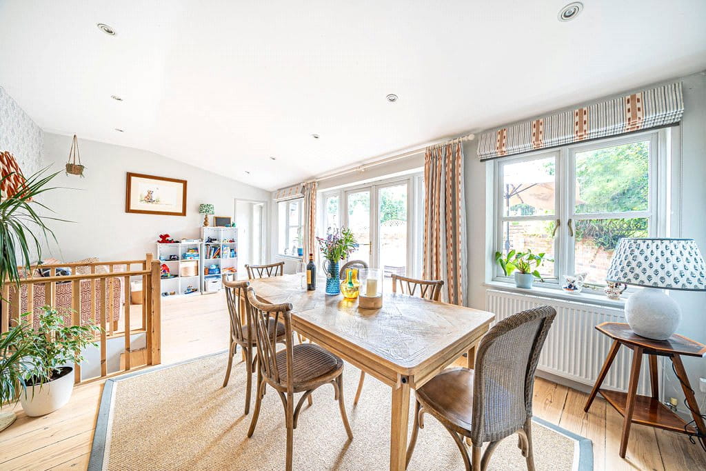 6 bedroom house, Hurstbourne Priors, Whitchurch RG28 - Available