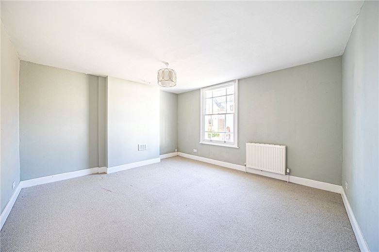3 bedroom flat, Hyde Street, Winchester SO23 - Available