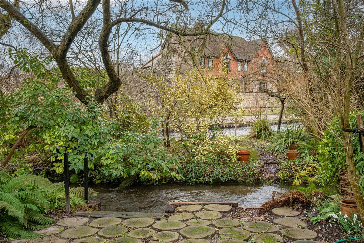 2 bedroom house, Chesil Street, Winchester SO23 - Available