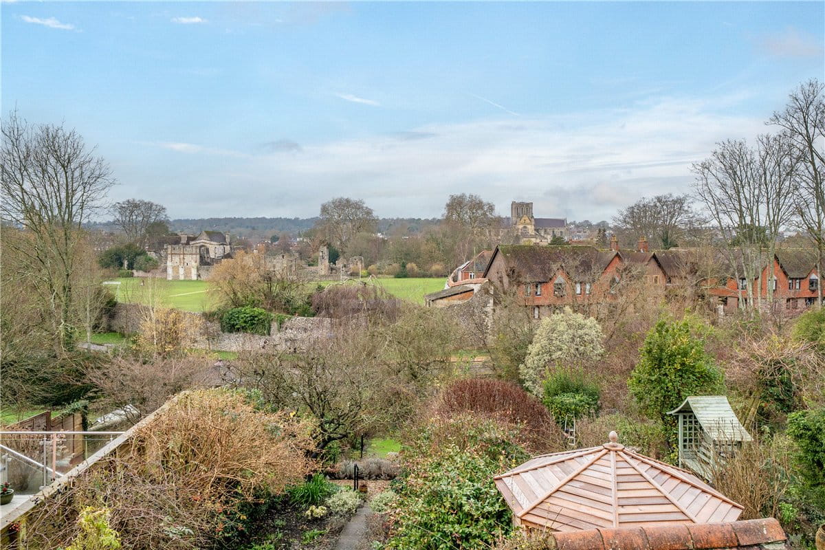 2 bedroom house, Chesil Street, Winchester SO23 - Available