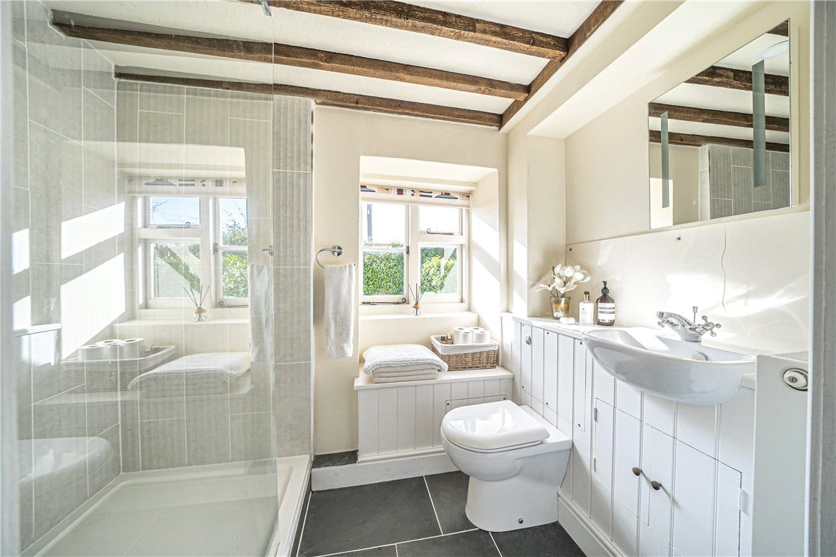 2 bedroom cottage, Kilmeston, Alresford SO24 - Available