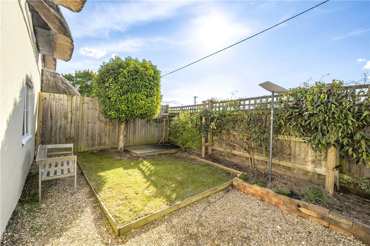 2 bedroom cottage, Kilmeston, Alresford SO24 - Available