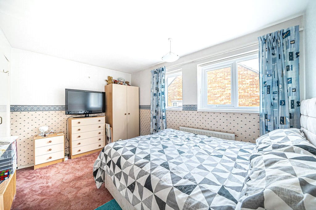 3 bedroom house, Garbett Road, Winchester SO23 - Available