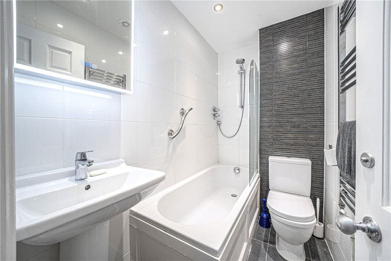 1 bedroom flat, St. Peter Street, Winchester SO23 - Available