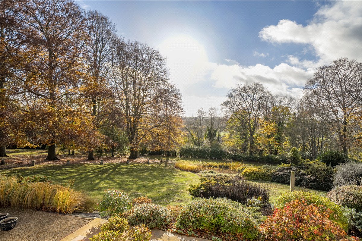 5 bedroom house, Lynch Hill Park, Whitchurch RG28 - Available