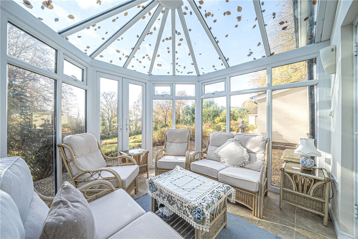 5 bedroom house, Lynch Hill Park, Whitchurch RG28 - Available