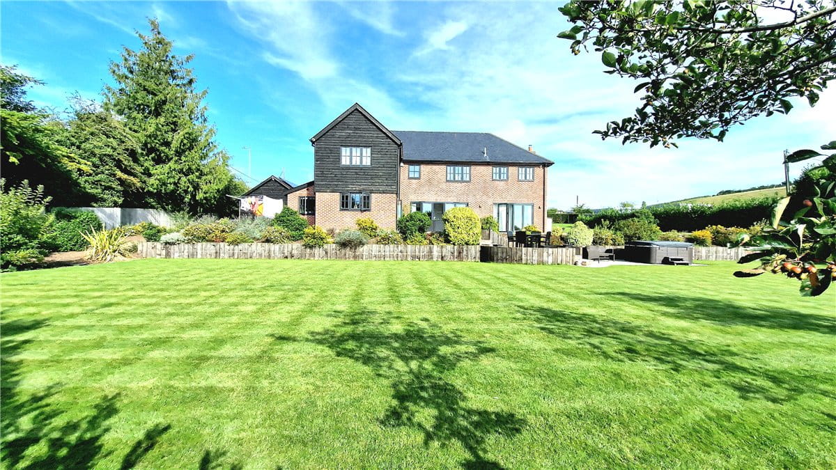 4 bedroom house, Stockbridge Road, Lopcombe SP5 - Available