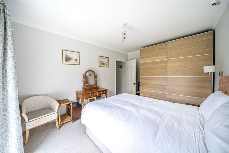 2 bedroom bungalow, Old Parsonage Court, Otterbourne SO21 - Available