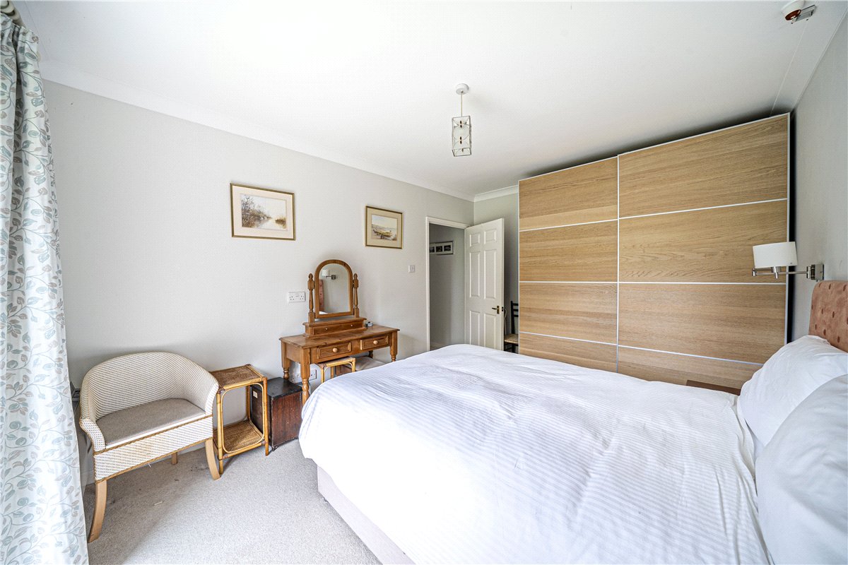 2 bedroom bungalow, Old Parsonage Court, Otterbourne SO21 - Available