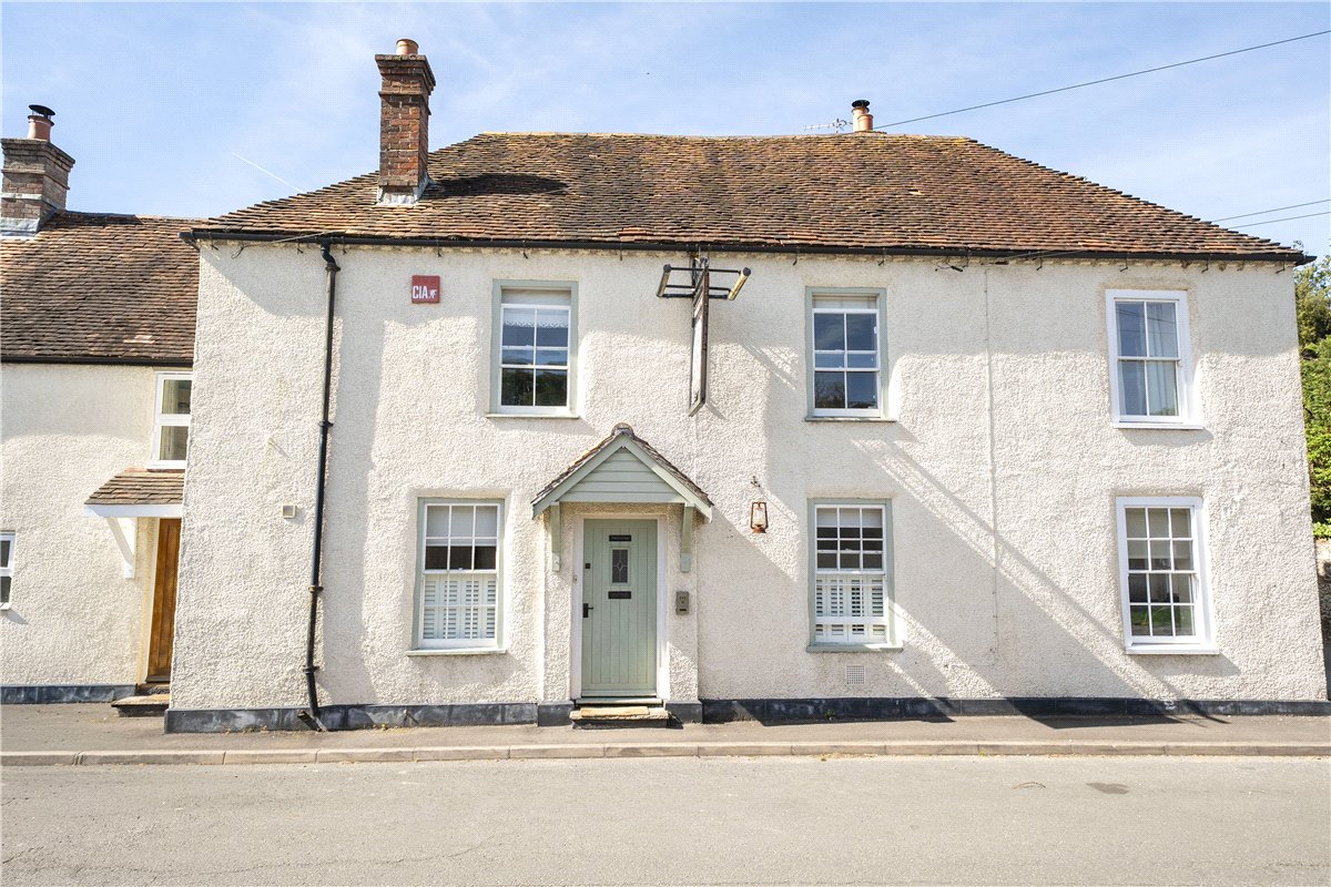 5 bedroom house, West Street, Hambledon PO7 - Available