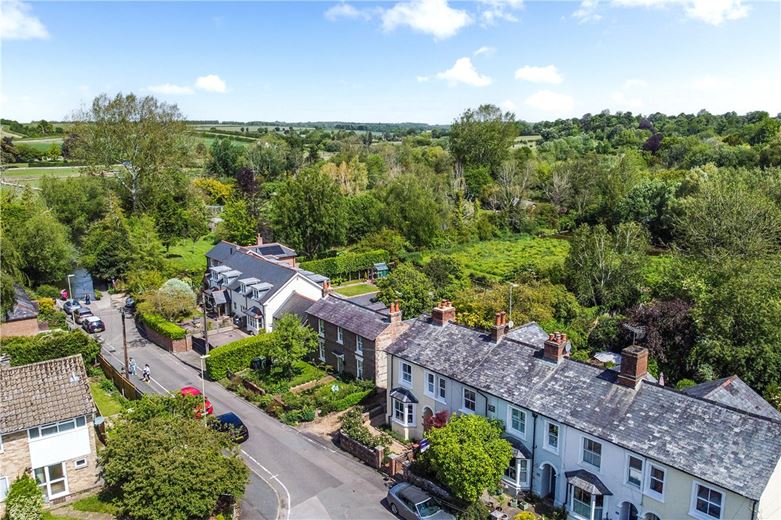 2 bedroom house, The Dean, Alresford SO24 - Available
