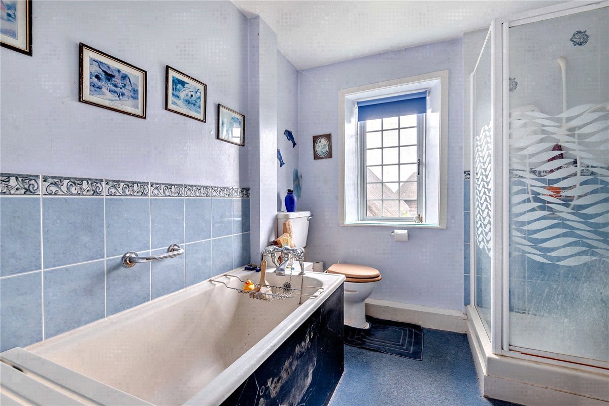 100 acres House, Leckhampstead, Newbury RG20 - Sold STC