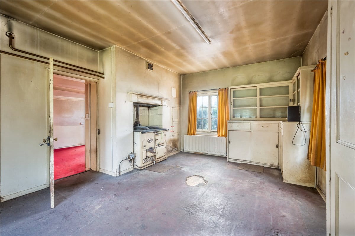 80.4 acres House, Church Road, Aldermaston RG7 - Sold STC