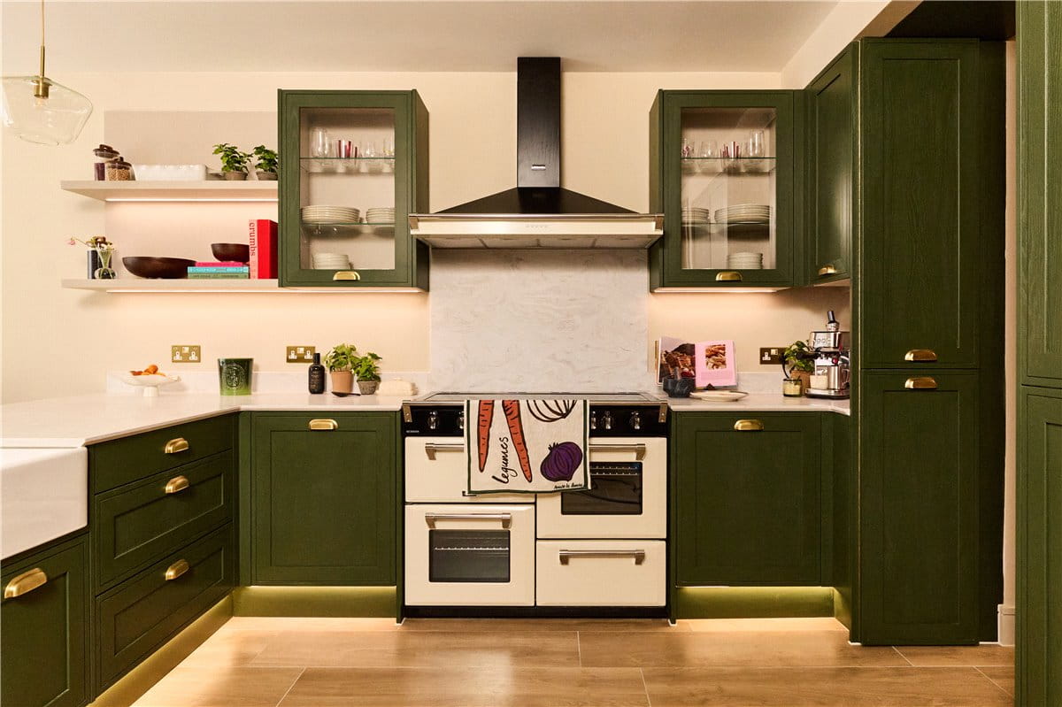 4 bedroom house, London Square Wandsworth Common, Springfield Drive SW17 - Available