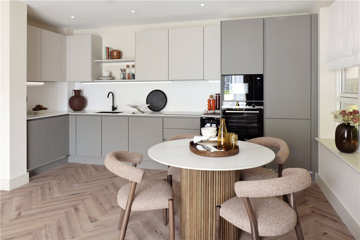 2 bedroom flat, London Square Wandsworth Common, Springfield Drive SW17 - Available