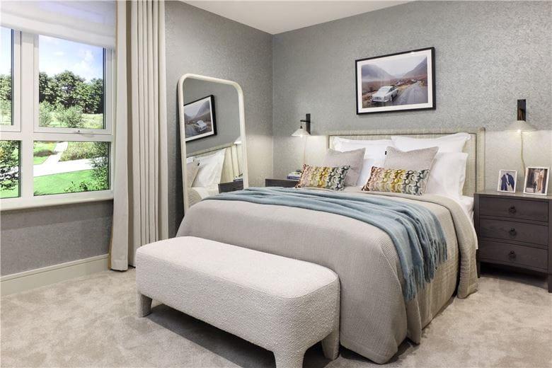 3 bedroom flat, London Square Wandsworth Common, Springfield Drive SW17 - Available