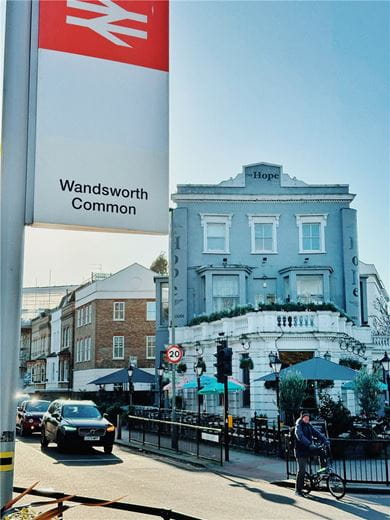 3 bedroom flat, London Square Wandsworth Common, Springfield Drive SW17 - Available