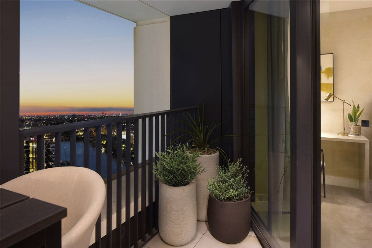 2 bedroom flat, London Square Nine Elms, Ponton Road SW11 - Available