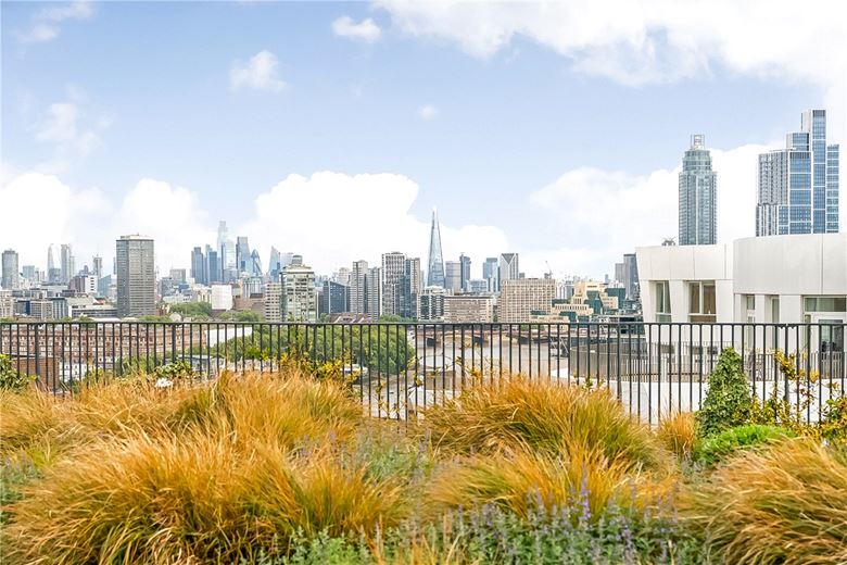 3 bedroom flat, Beechmore House, Electric Boulevard, Battersea Power Station SW11 - Available