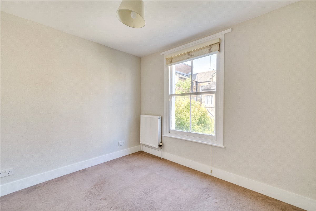 2 bedroom flat, Latchmere Road, London SW11 - Sold