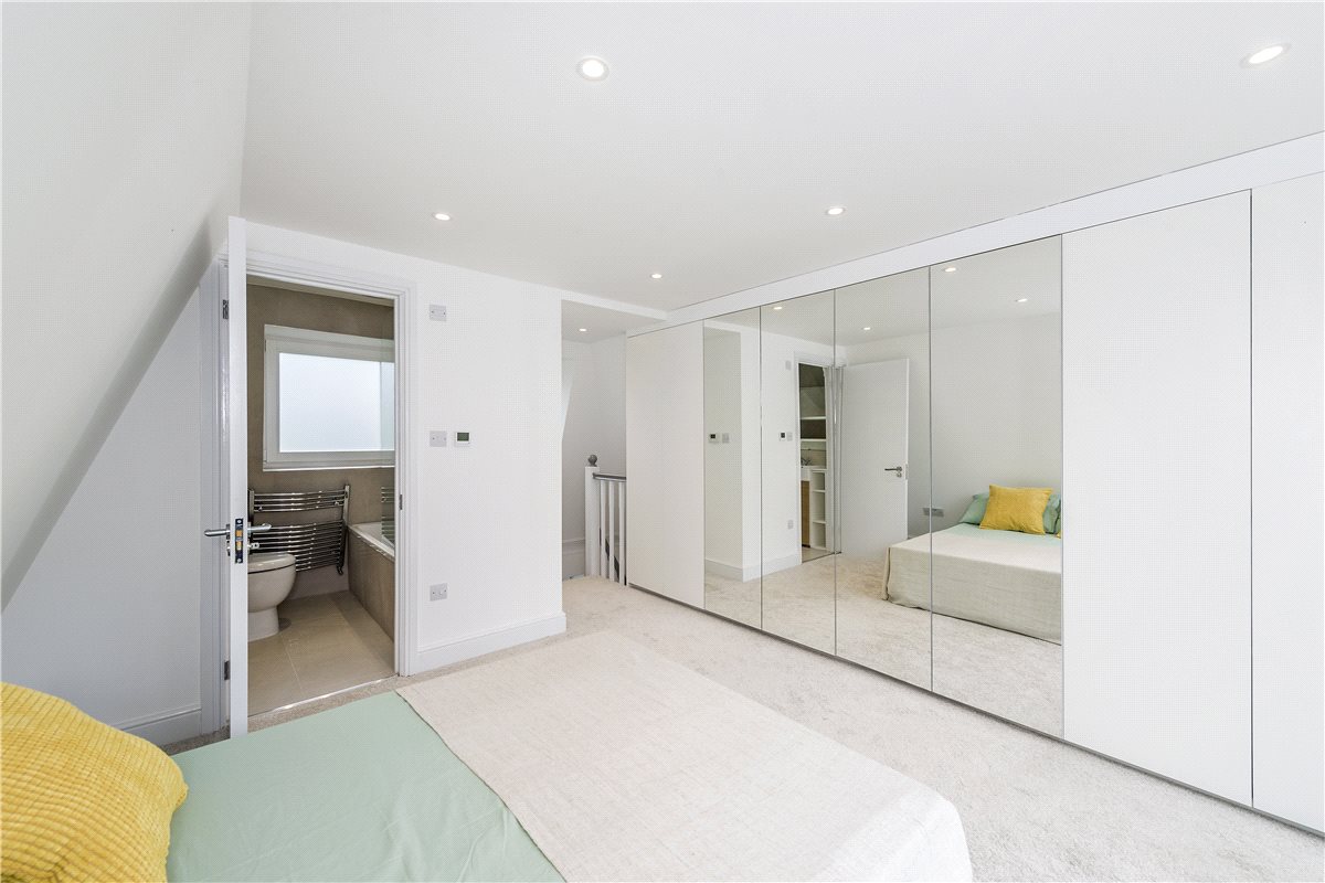 1 bedroom house, Pentland Street, London SW18 - Sold