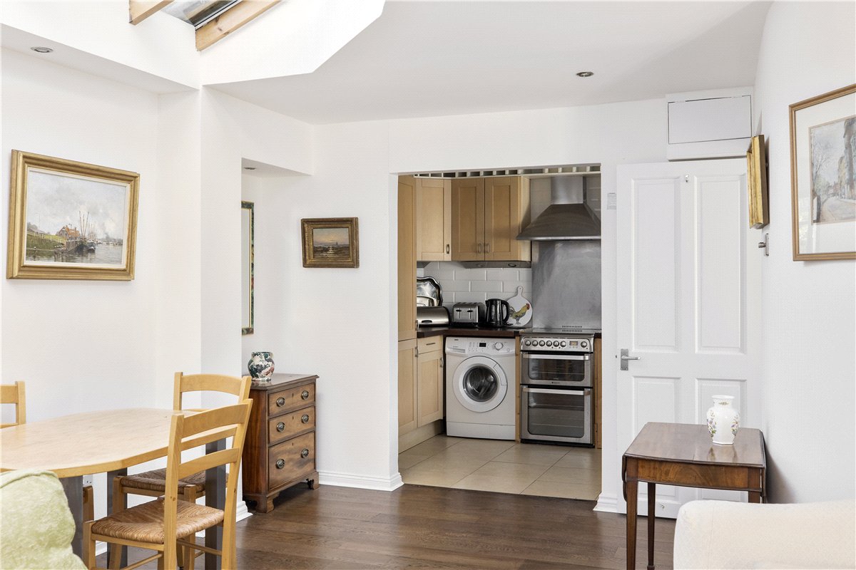 2 bedroom house, Wiseton Road, Wandsworth SW17 - Available