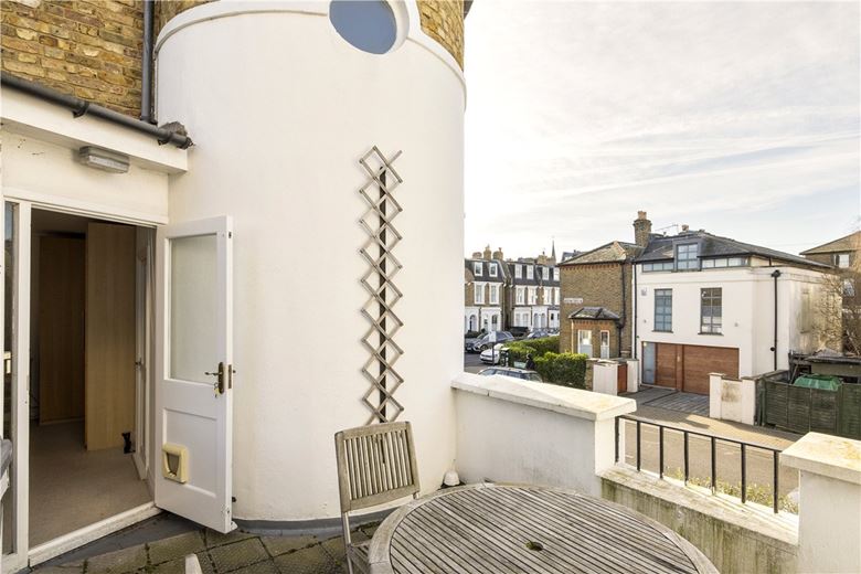 2 bedroom house, Wiseton Road, Wandsworth SW17 - Available