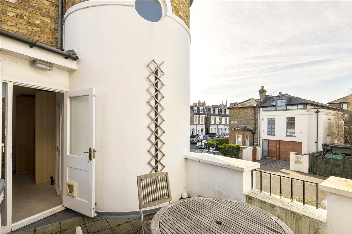 2 bedroom house, Wiseton Road, Wandsworth SW17 - Available