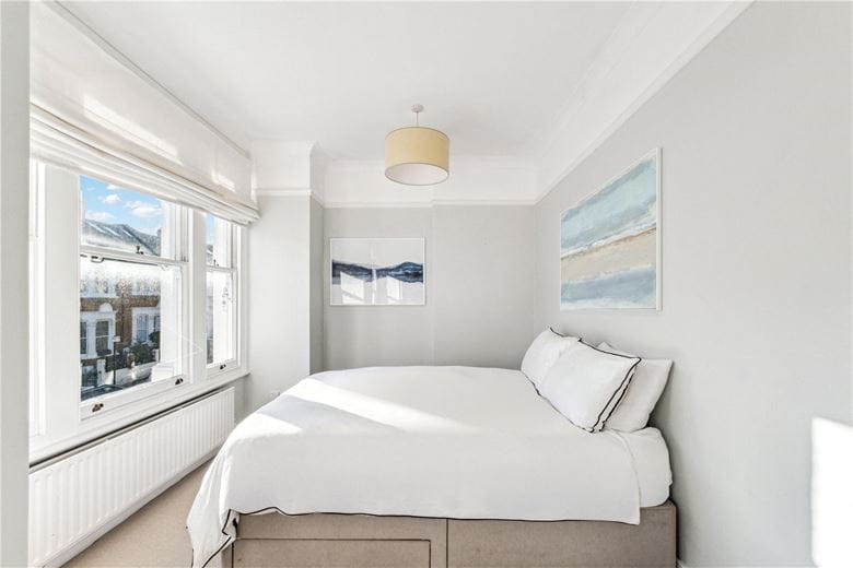 2 bedroom flat, Airedale Road, London SW12 - Sold