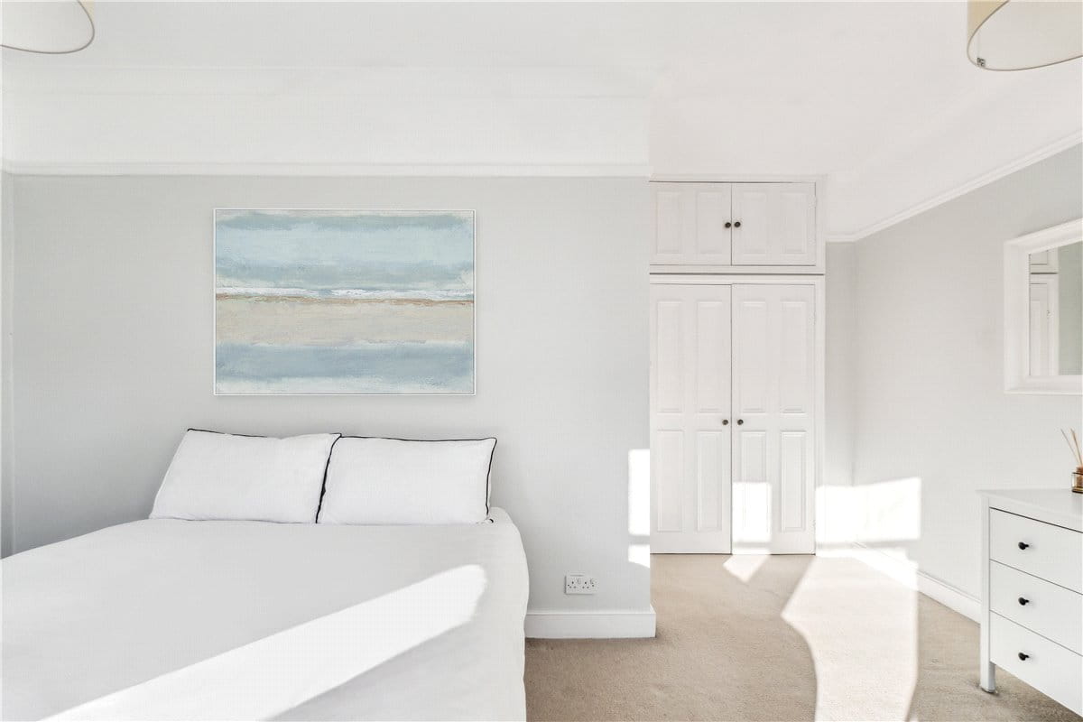 2 bedroom flat, Airedale Road, London SW12 - Sold