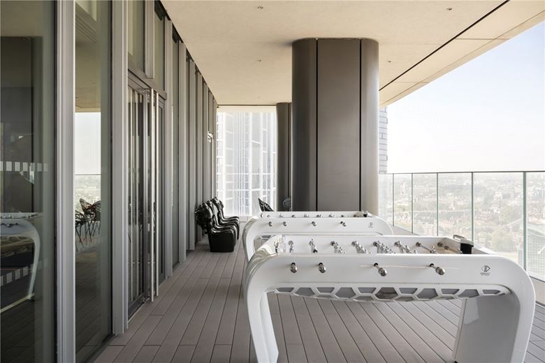 1 bedroom flat, DAMAC Tower, Nine Elms SW8 - Available