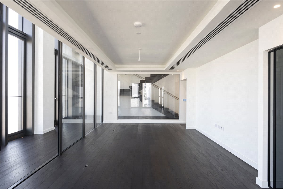 5 bedroom flat, DAMAC Tower, Nine Elms SW8 - Available