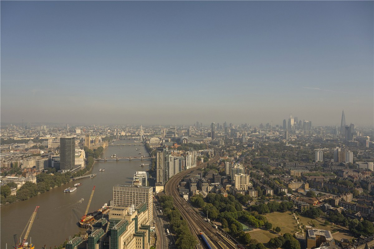 5 bedroom flat, DAMAC Tower, Nine Elms SW8 - Available