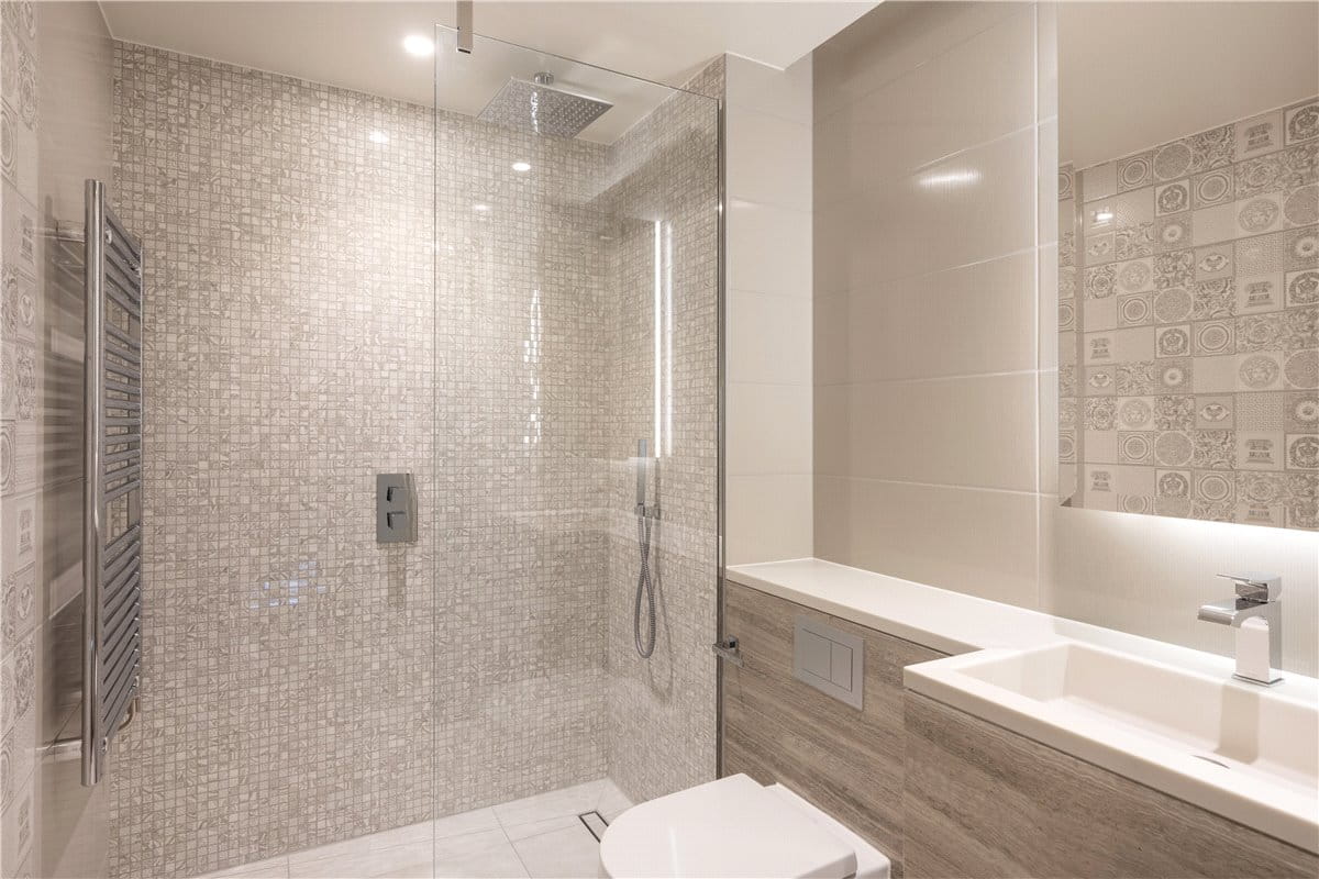 2 bedroom flat, DAMAC Tower, Nine Elms SW8 - Available