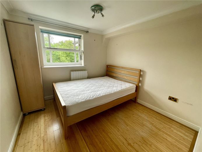 2 bedroom flat, Heritage Park, Tooting Common/Tooting Bec SW17 - Sold STC