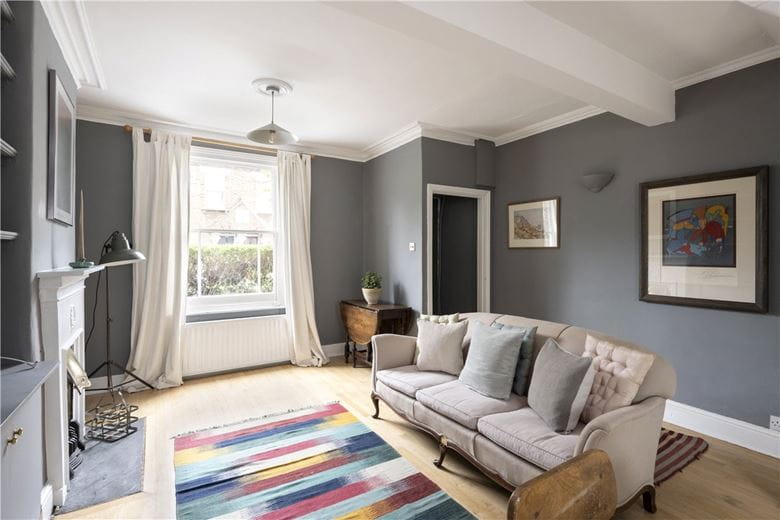 2 bedroom house, Sabine Road, Battersea SW11 - Available