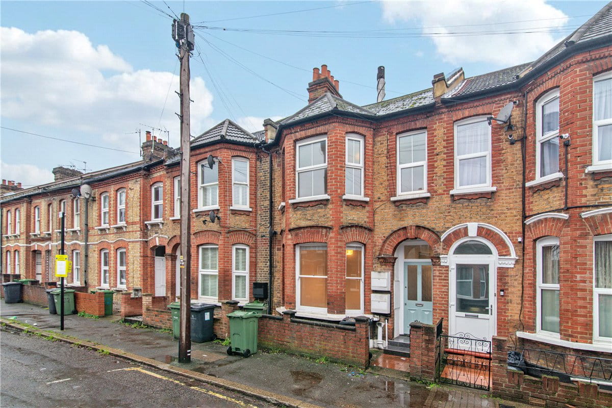 1 bedroom flat, Glenelg Road, London SW2 - Available