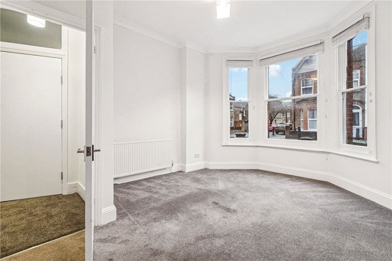 1 bedroom flat, Glenelg Road, London SW2 - Available