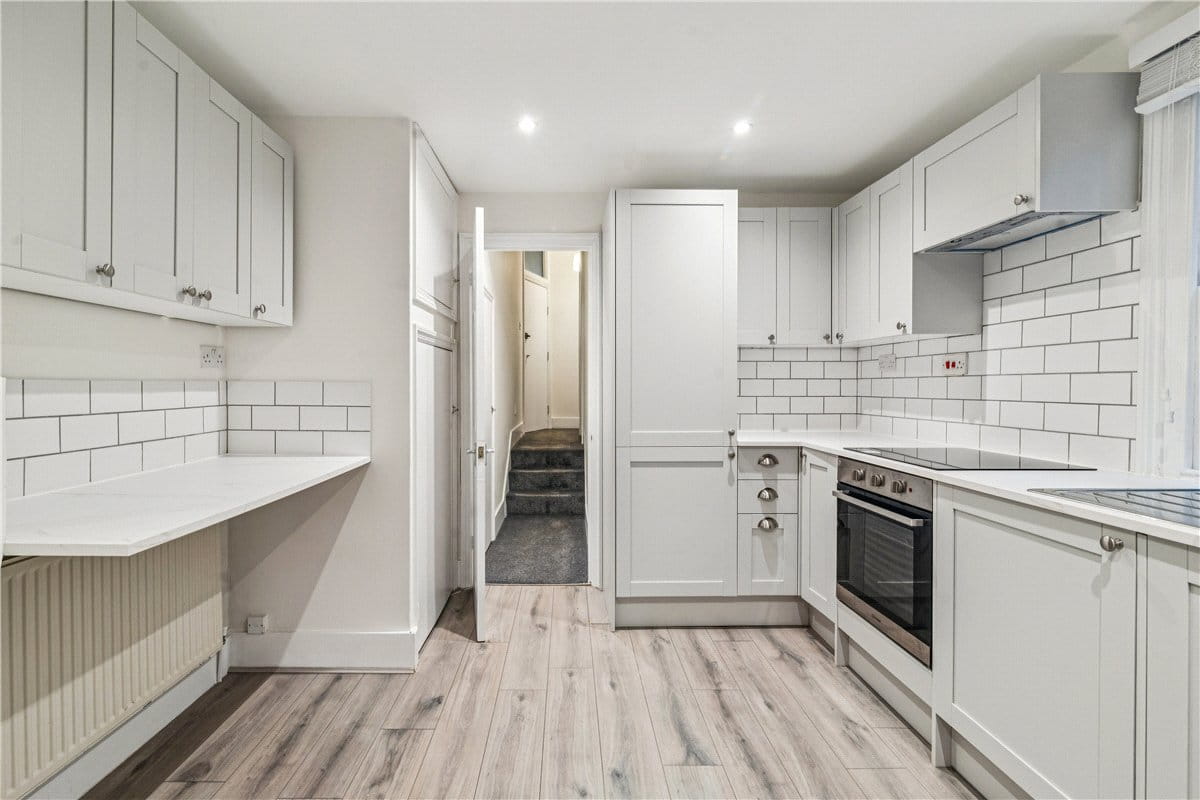 1 bedroom flat, Glenelg Road, London SW2 - Available