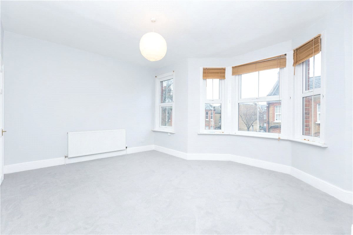 2 bedroom flat, Glenelg Road, London SW2 - Available
