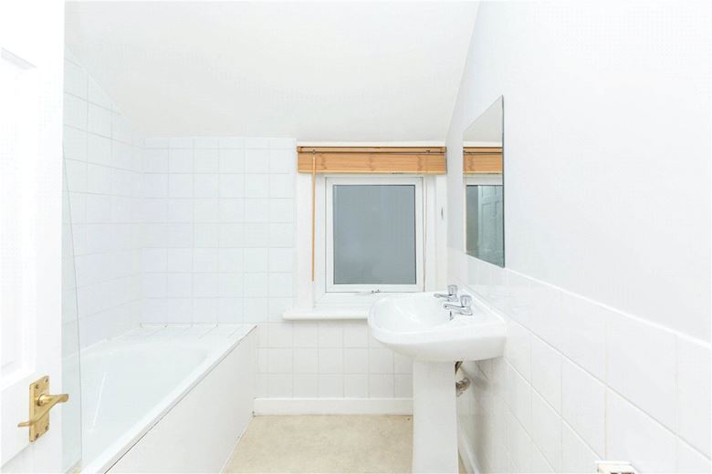 2 bedroom flat, Glenelg Road, London SW2 - Available