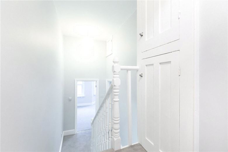 2 bedroom flat, Glenelg Road, London SW2 - Available