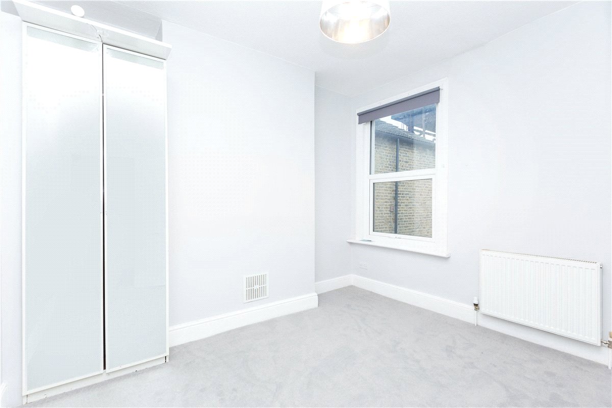 2 bedroom flat, Glenelg Road, London SW2 - Available