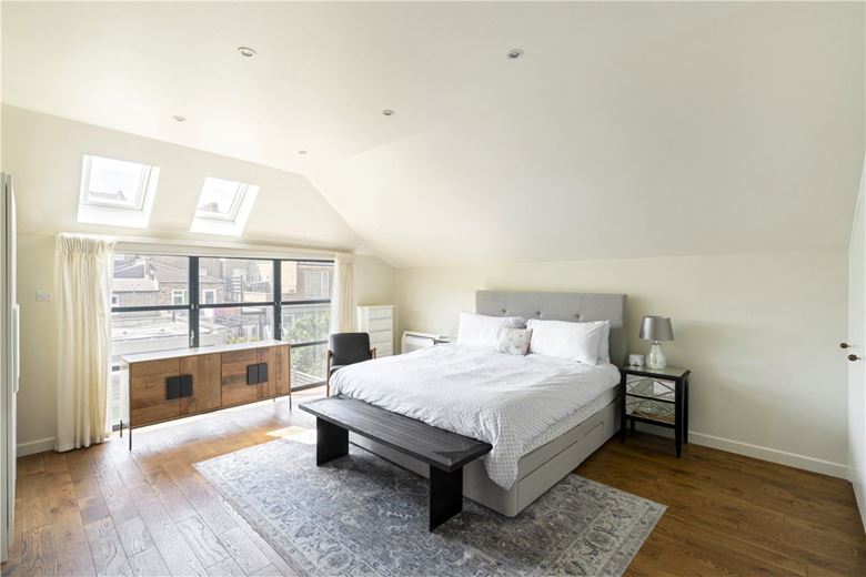 5 bedroom house, Wiseton Road, London SW17 - Available
