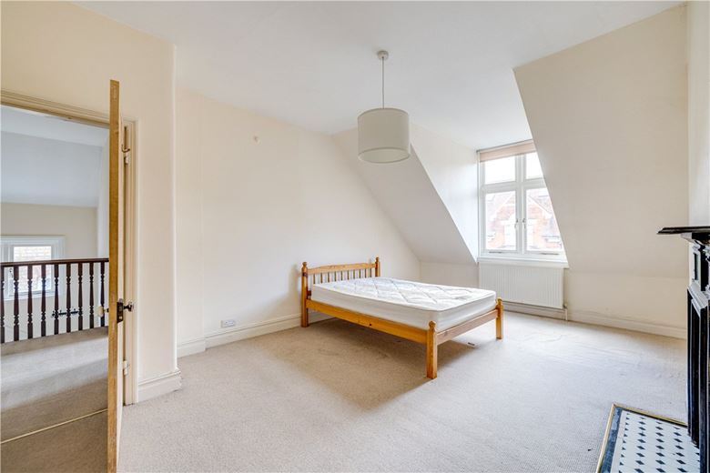 2 bedroom flat, Wexford Road, Wandsworth Common - Balham SW12 - Available