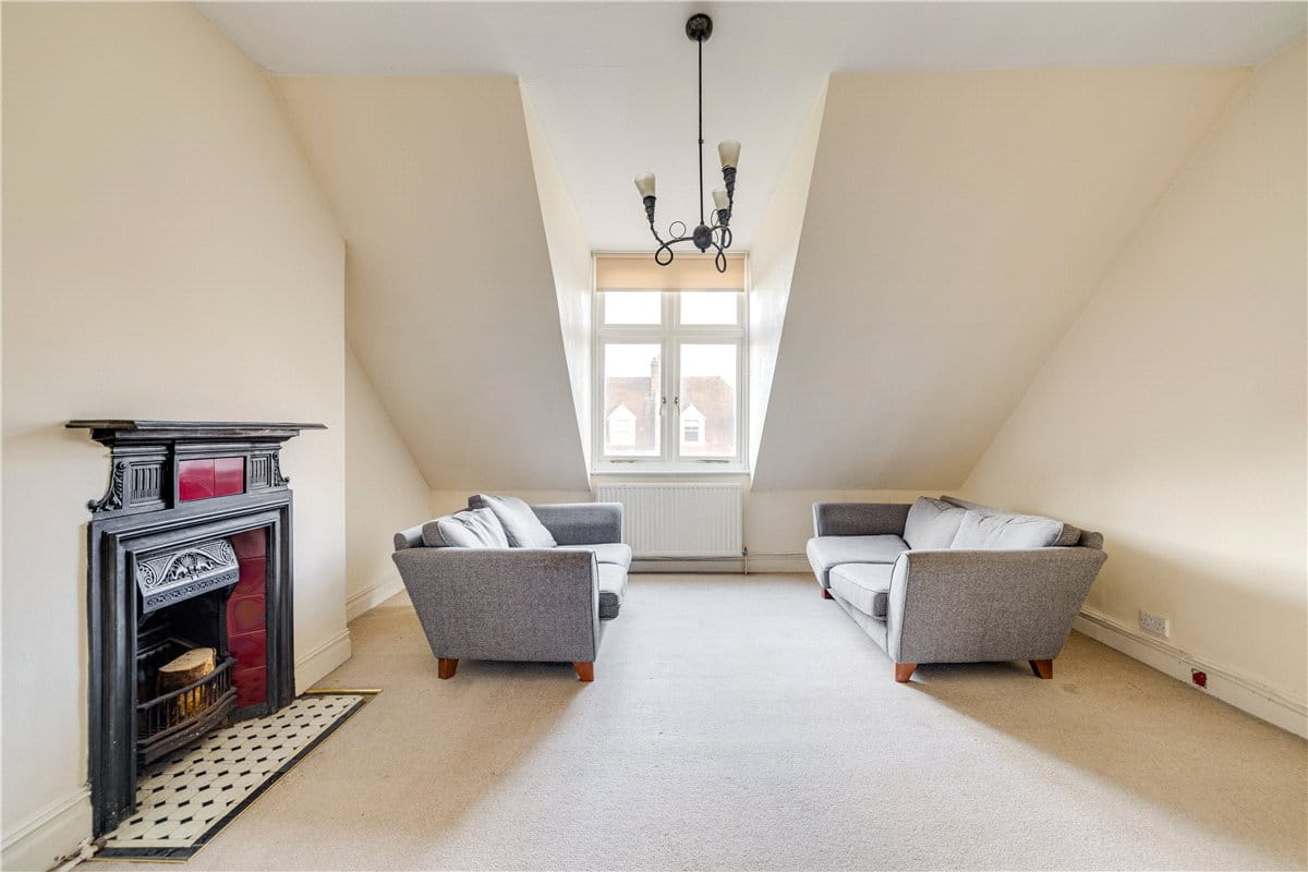 2 bedroom flat, Wexford Road, Wandsworth Common - Balham SW12 - Available
