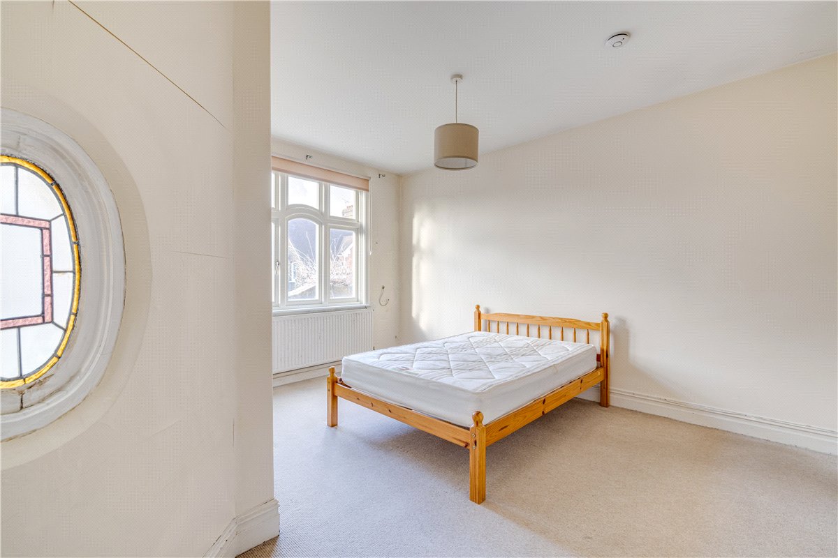 2 bedroom flat, Wexford Road, Wandsworth Common - Balham SW12 - Available